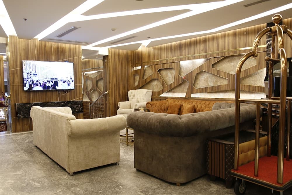 Dan Golden Hotel & Lounge