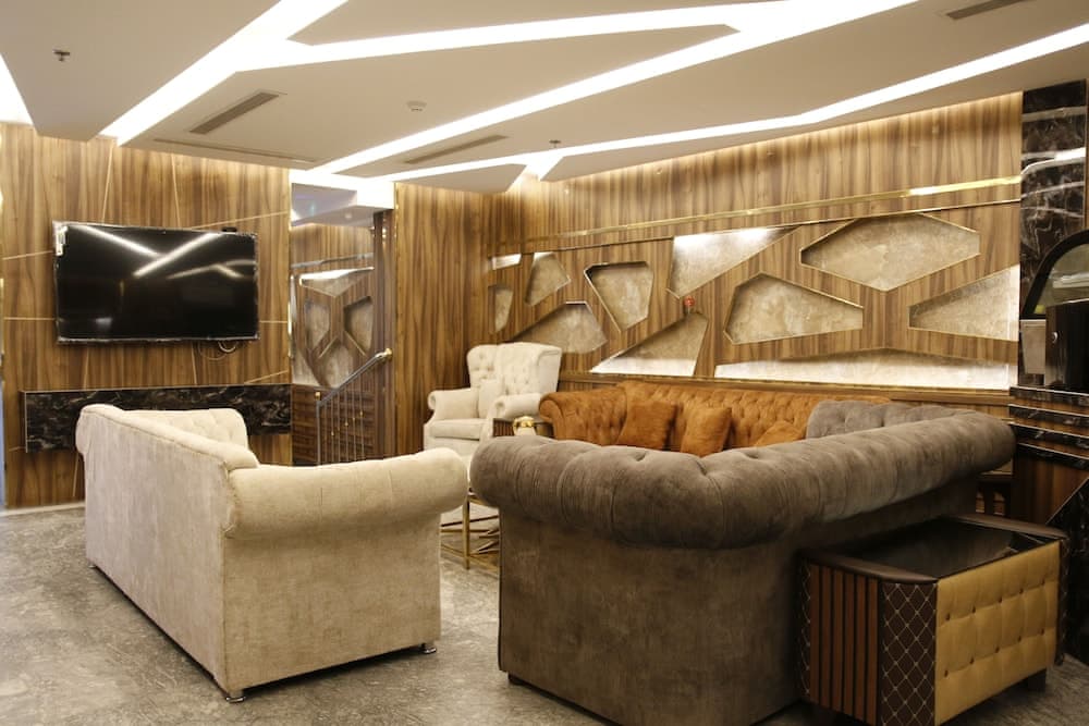Dan Golden Hotel & Lounge