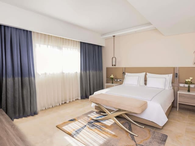 Senior Suite Blue Planet