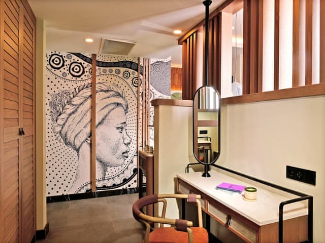 Superior Whirlpool Room Swim Up Sea View