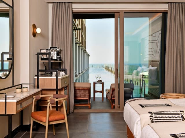 Family Swim Up Suite Sea View