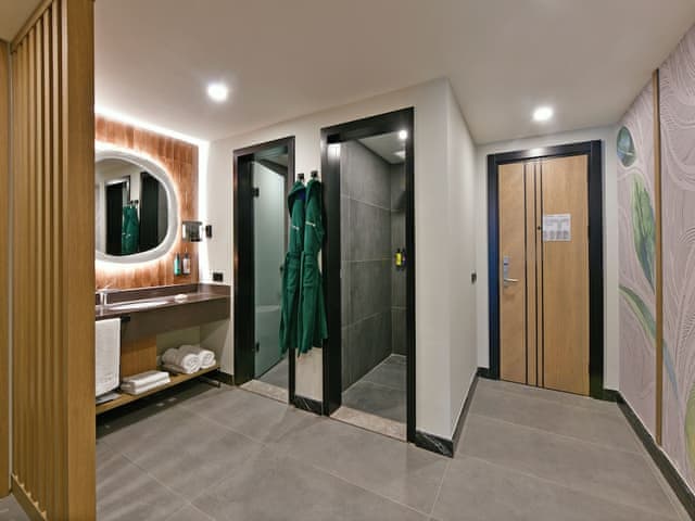 Deluxe swim up sea view