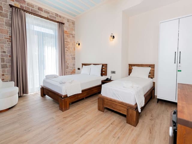 Delüks Üç Kişilik Oda