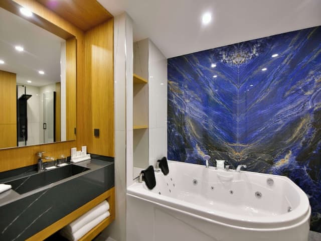 Presidential Suite, Partial Sea View