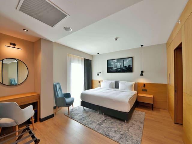 Presidential Suite, Partial Sea View