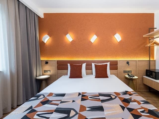 Suite, City view