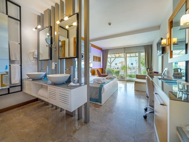 Superior Deluxe Sea View