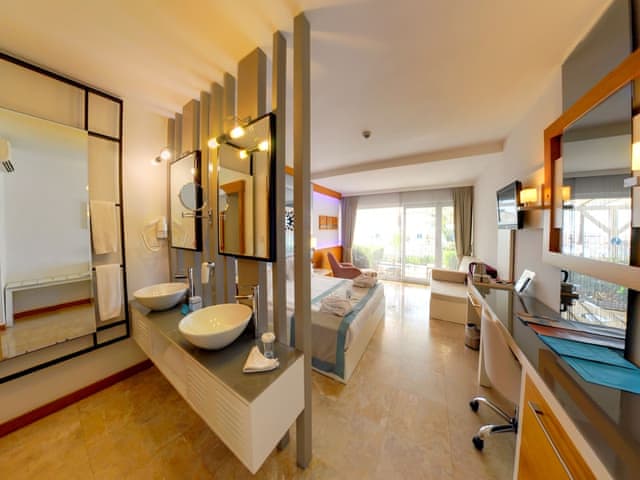 Superior Deluxe Sea View