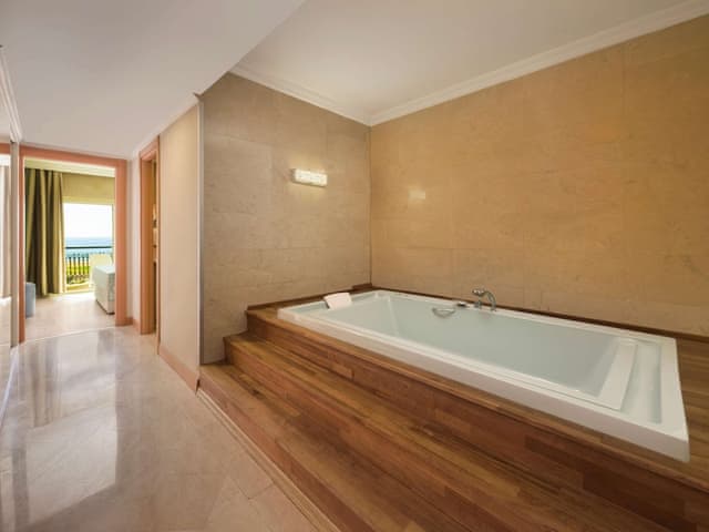 Deluxe Suite, Sea View