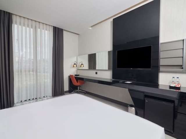 Superior French Room