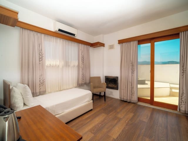 Suite, Jetted Tub, River View