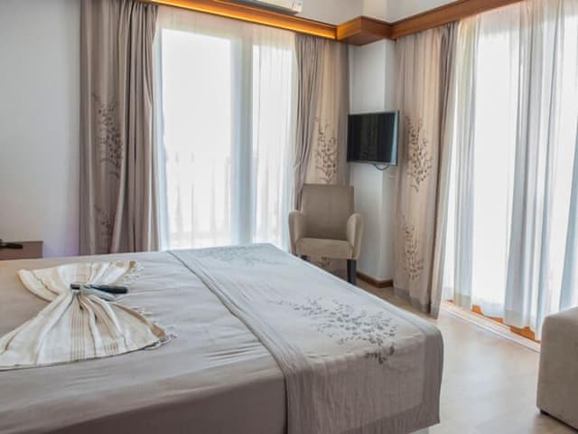 Room, Corner