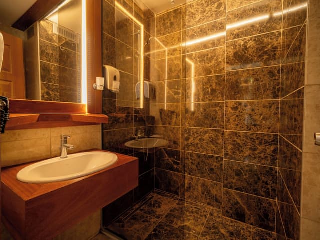 Suite, Jetted Tub, River View