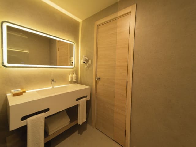 Superior Room, Pool View