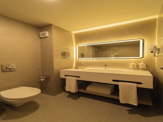 Superior Room, Pool View
