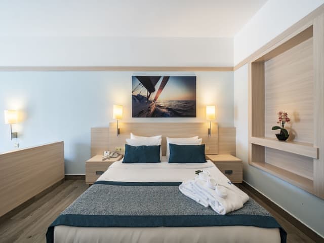 Superior Room, Pool View