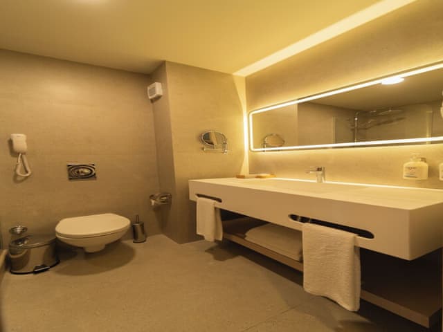 Superior Room, Pool View