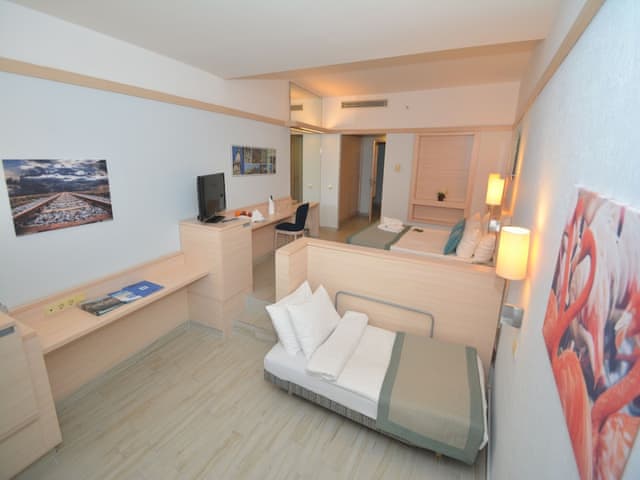 Superior Room, Pool View