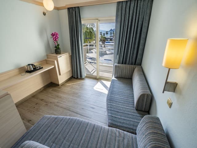 Superior Room, Pool View