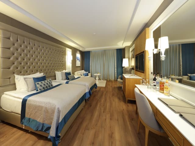 Deluxe Room, Land View