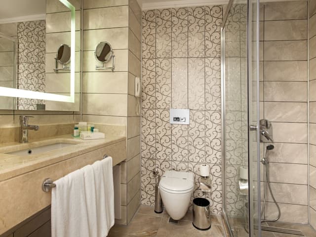 Comfort Room, 2 Bedrooms, Sea View (Land Side)