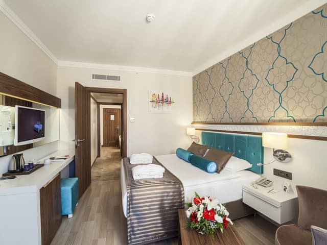 Comfort Room, 2 Bedrooms, Sea View (Land Side)