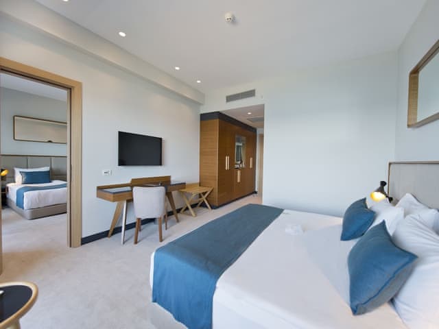 Deluxe Room, 1 King Bed, Non Smoking, Sea View