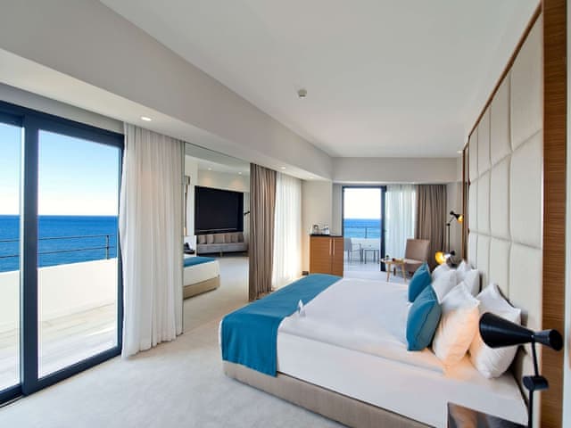 Suite, City View, Corner