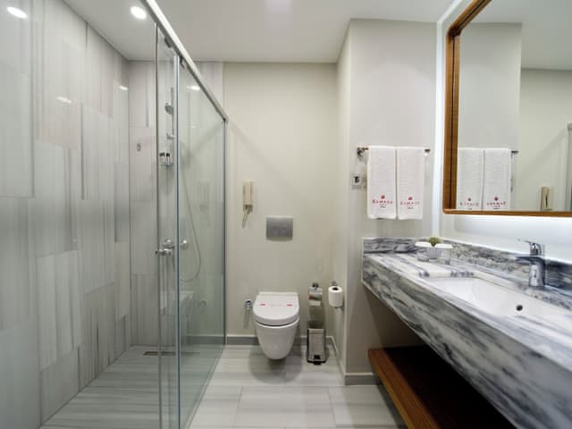 Deluxe Room, 1 King Bed, Non Smoking, City View