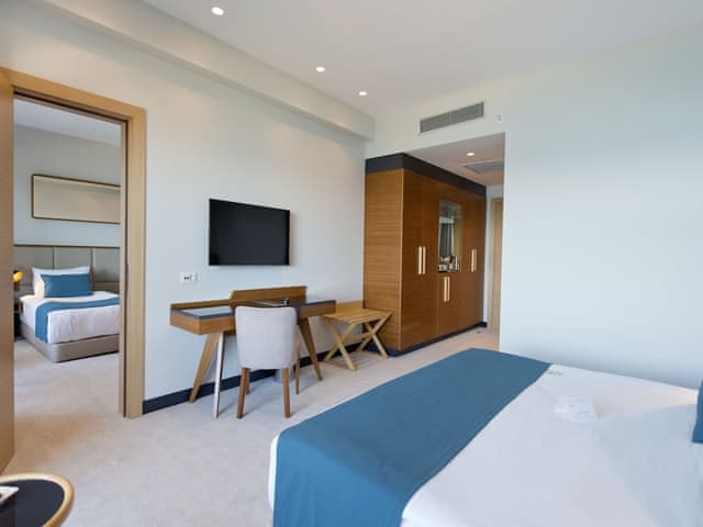 Deluxe Room, 1 King Bed, Accessible, Non Smoking (Mobility Accessible)