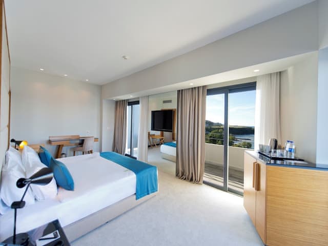 Suite, City View, Corner