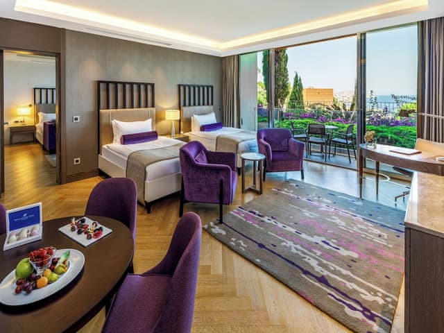 Executive Family Suite, Partial Sea View