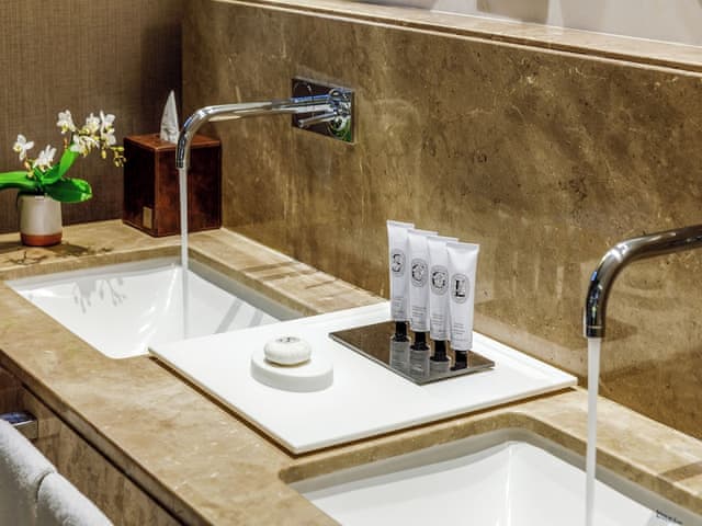 Deluxe King Room with Sea view