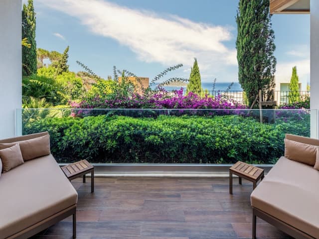 Executive Family Suite, Partial Sea View