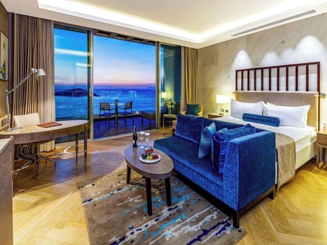 Deluxe King Room with Sea view