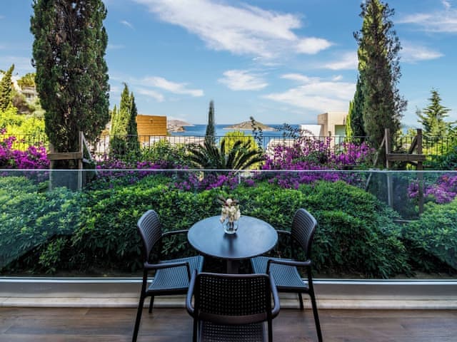 Executive Family Suite, Partial Sea View