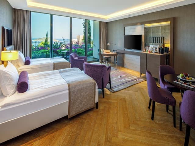 Executive Family Suite, Partial Sea View
