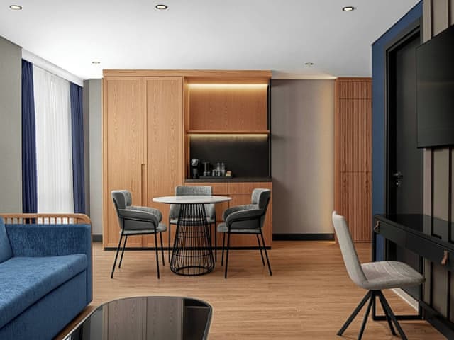 Premium Suite, 1 King Bed, City View