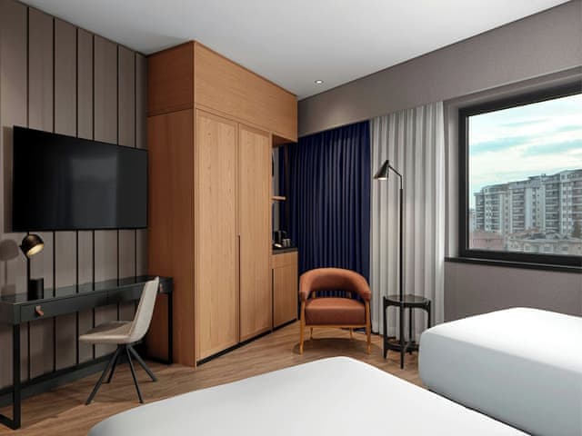 Classic Room, 2 Twin Beds, City View