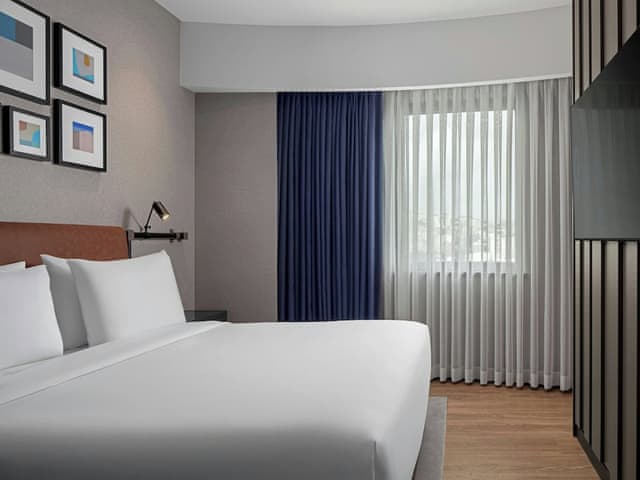 Premium Suite, 1 King Bed, City View