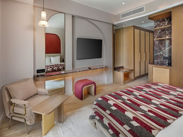 Superior Pool Access via Stairs