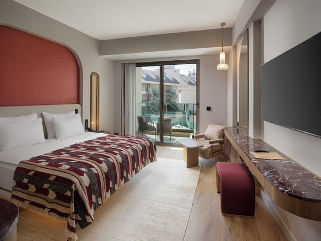 Superior Pool Access via Stairs