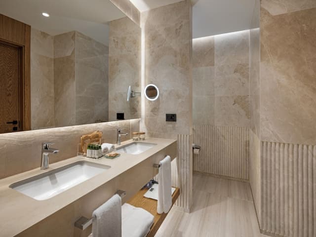 SUPERIOR SIDE SEA VIEW