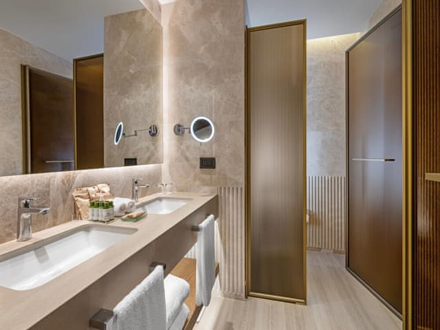 Deluxe with Jacuzzi