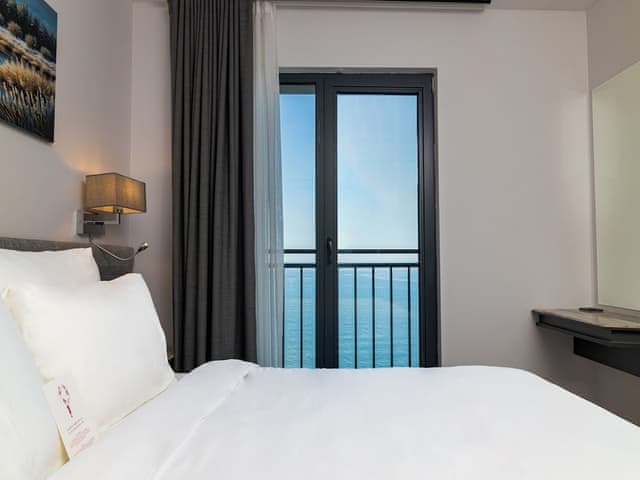 Suite, 1 King Bed, Kitchen, Sea View