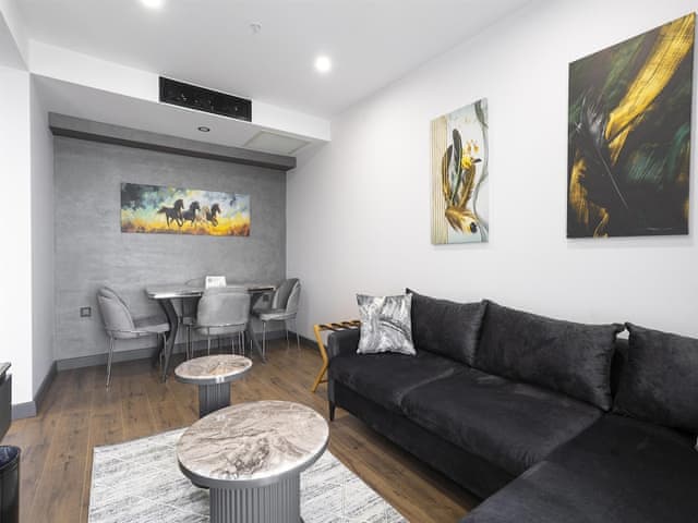 Suite, Multiple Beds, Kitchen, Garden View