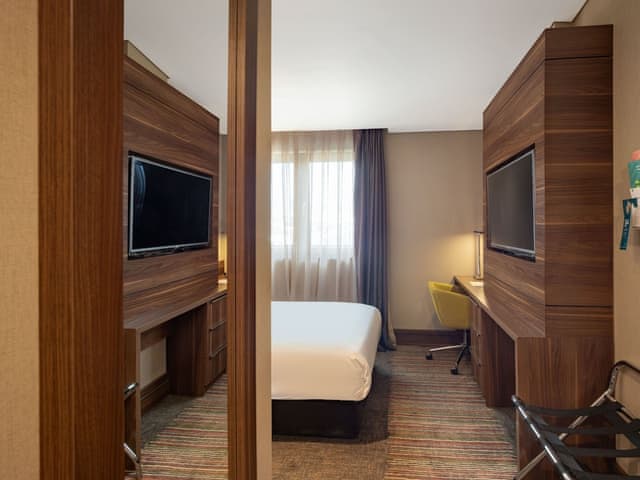 Premium Room, 1 Queen Bed