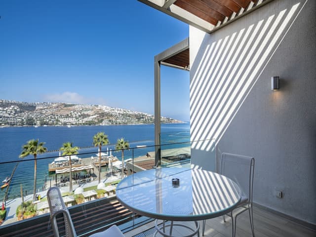 Premium Room, Multiple Beds, Sea View (Queen)