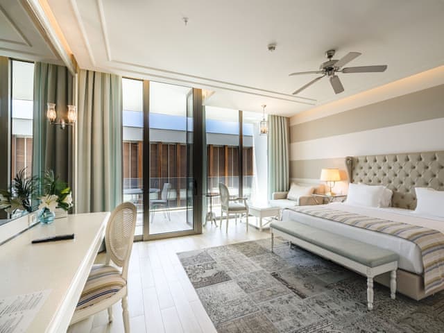 Premium Room, Multiple Beds (Queen)