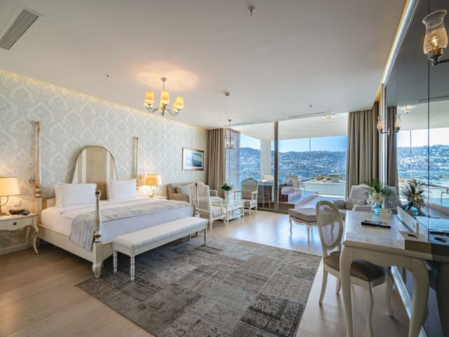 Suite (Bodrum, with Living Room)